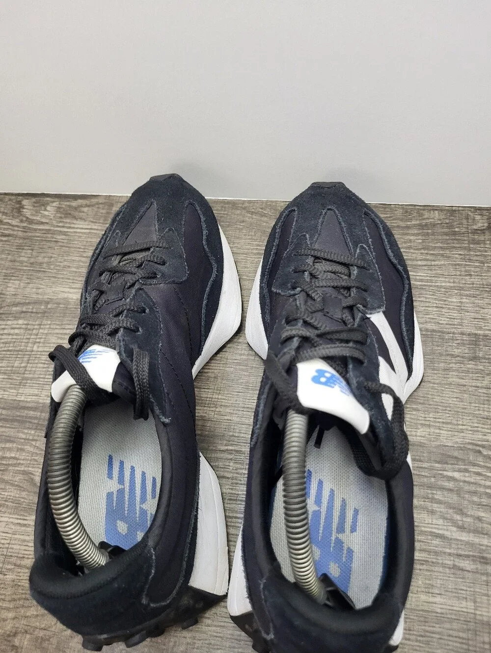 New Balance 327 Black White Lifestyle Shoe Sneakers Men's Size 9.5